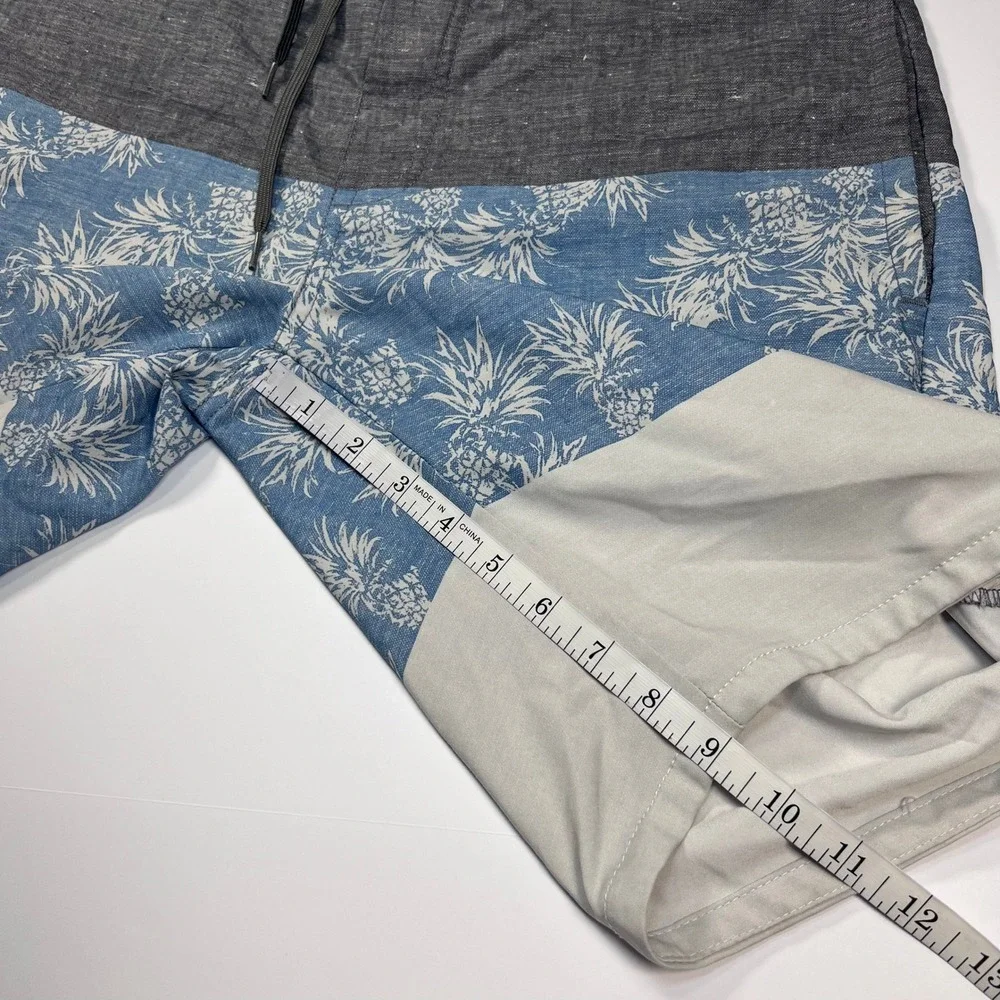 TravisMathew Board Shorts Mens 33‎ Gray Blue Pineapple Print Colorblock Trunks